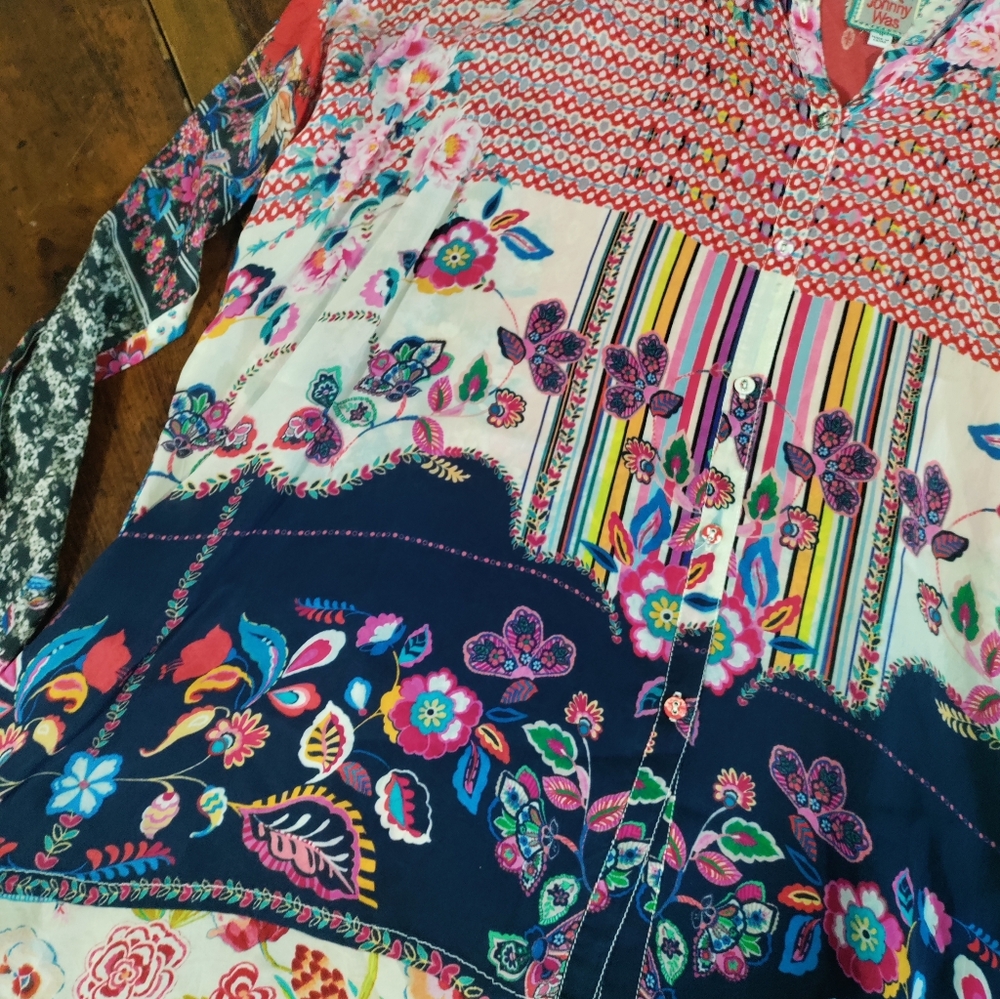 Johnny Was. MediumFloral Patchwork Blouse Pre-own… - image 6